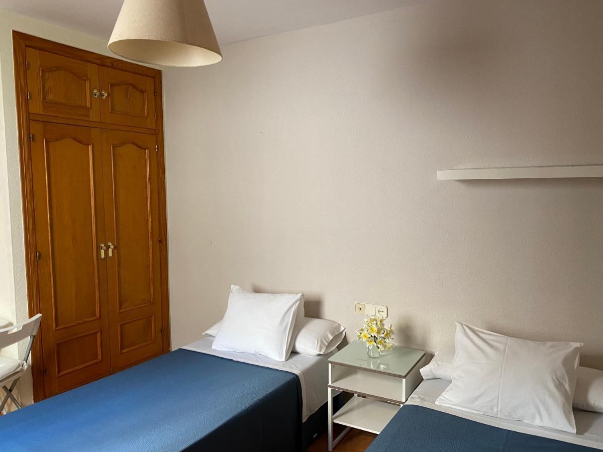 Hostal Moscatel Malaga Bagian luar foto