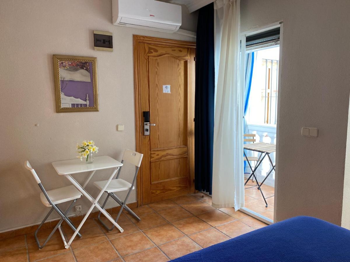 Hostal Moscatel Malaga Bagian luar foto
