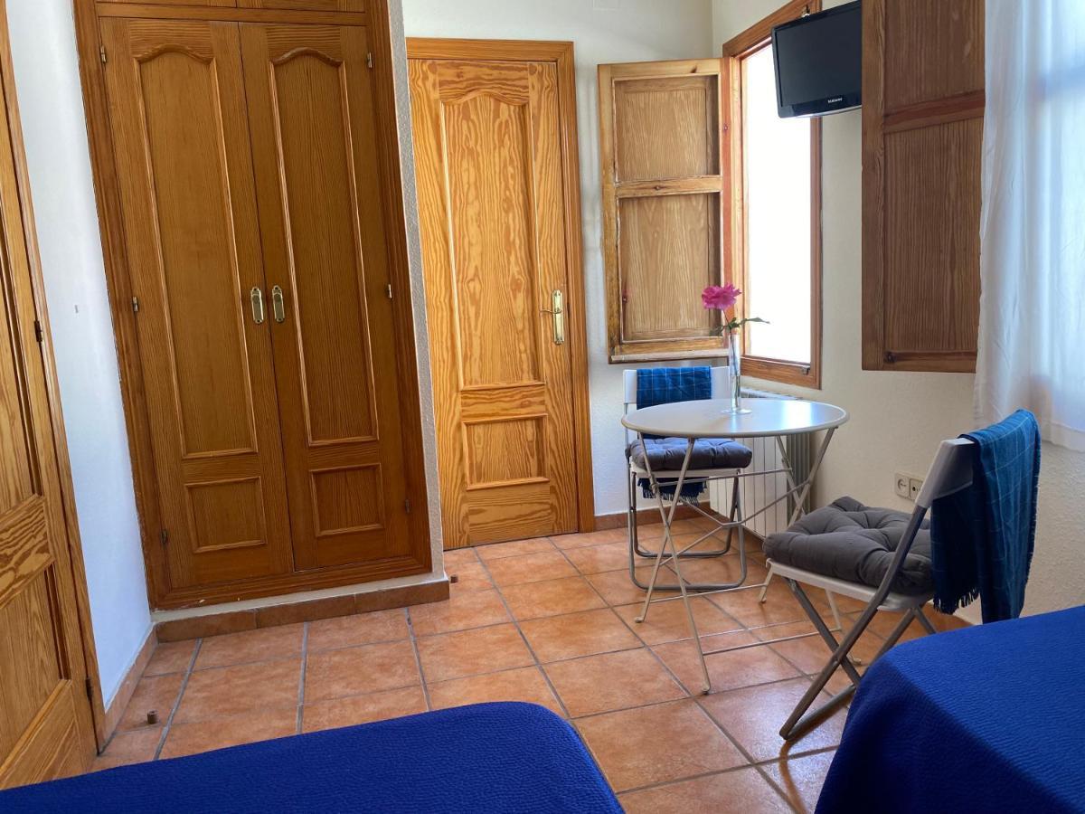 Hostal Moscatel Malaga Bagian luar foto