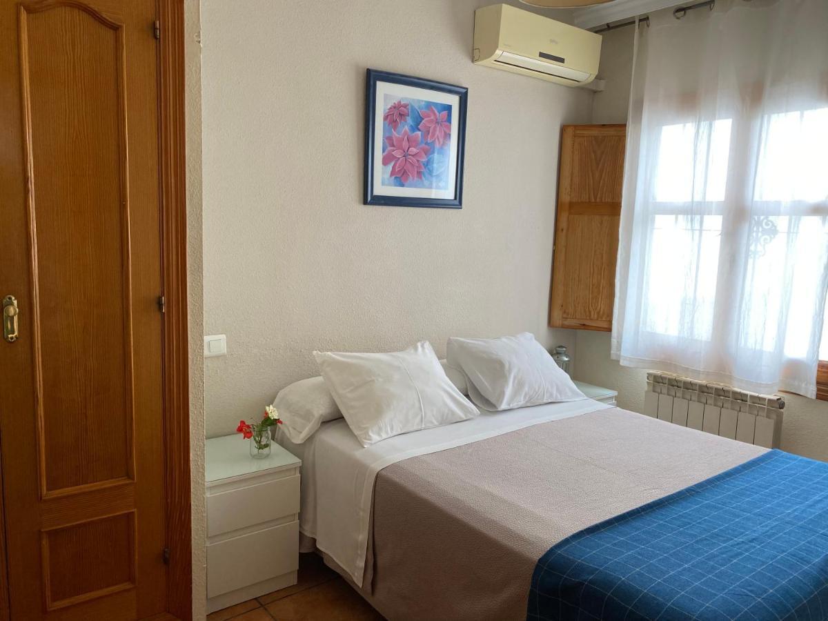 Hostal Moscatel Malaga Bagian luar foto