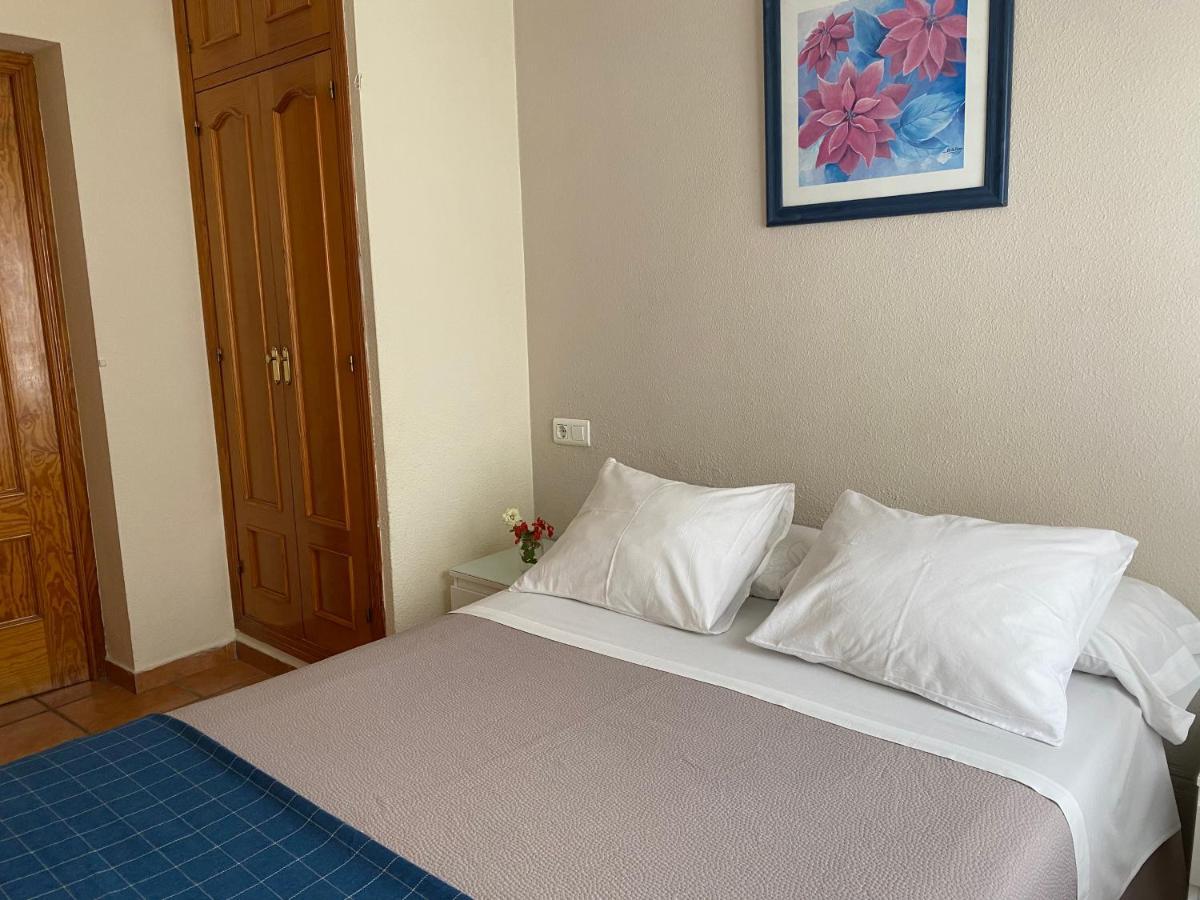 Hostal Moscatel Malaga Bagian luar foto