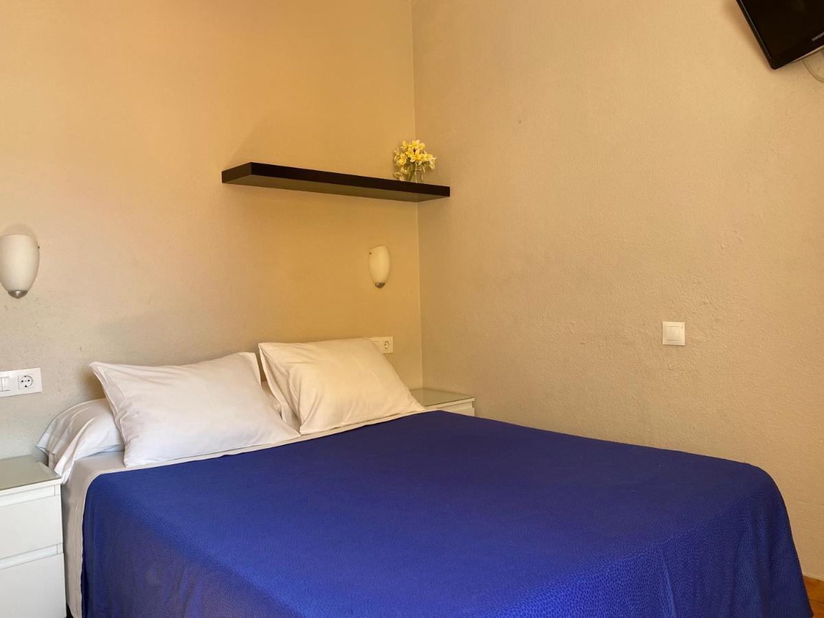 Hostal Moscatel Malaga Bagian luar foto