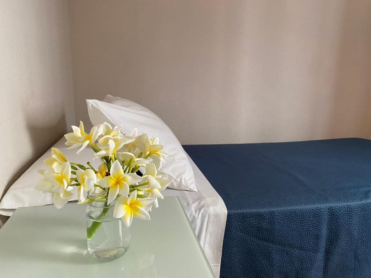 Hostal Moscatel Malaga Bagian luar foto