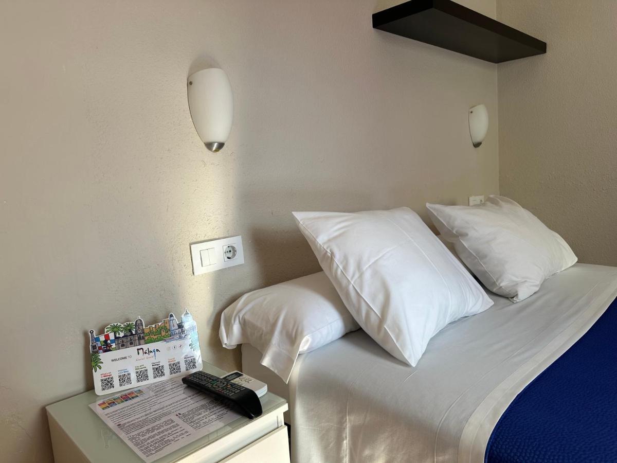 Hostal Moscatel Malaga Bagian luar foto